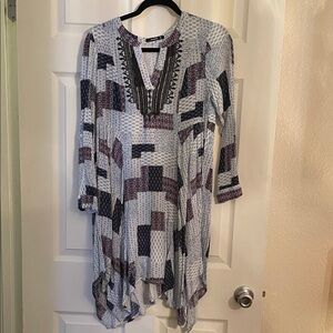 Annabelle Geometric Tunic Top in Blue and Black